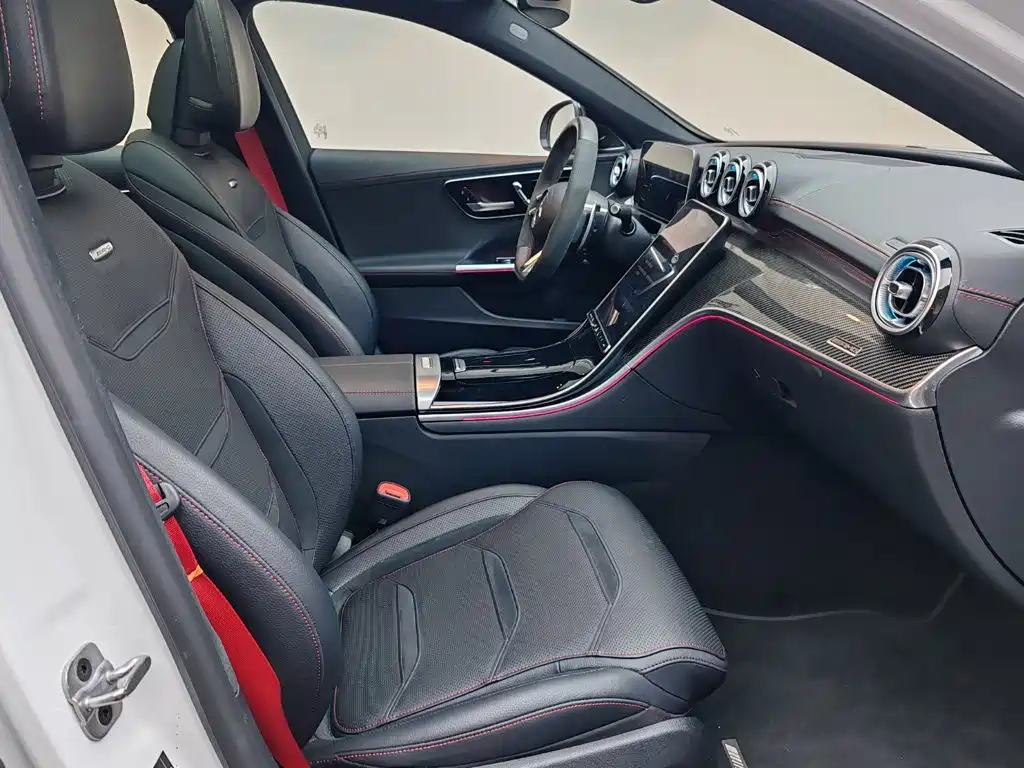 Mercedes-Benz C-Class AMG 2025 — фото 12