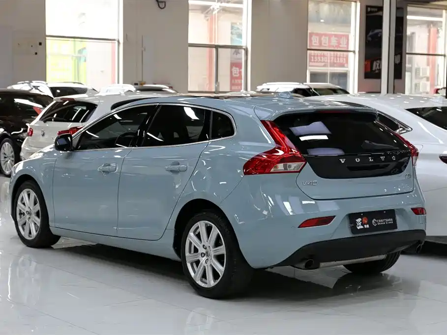 Volvo V40 2017 — фото 19