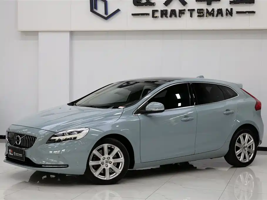 Volvo V40 2017