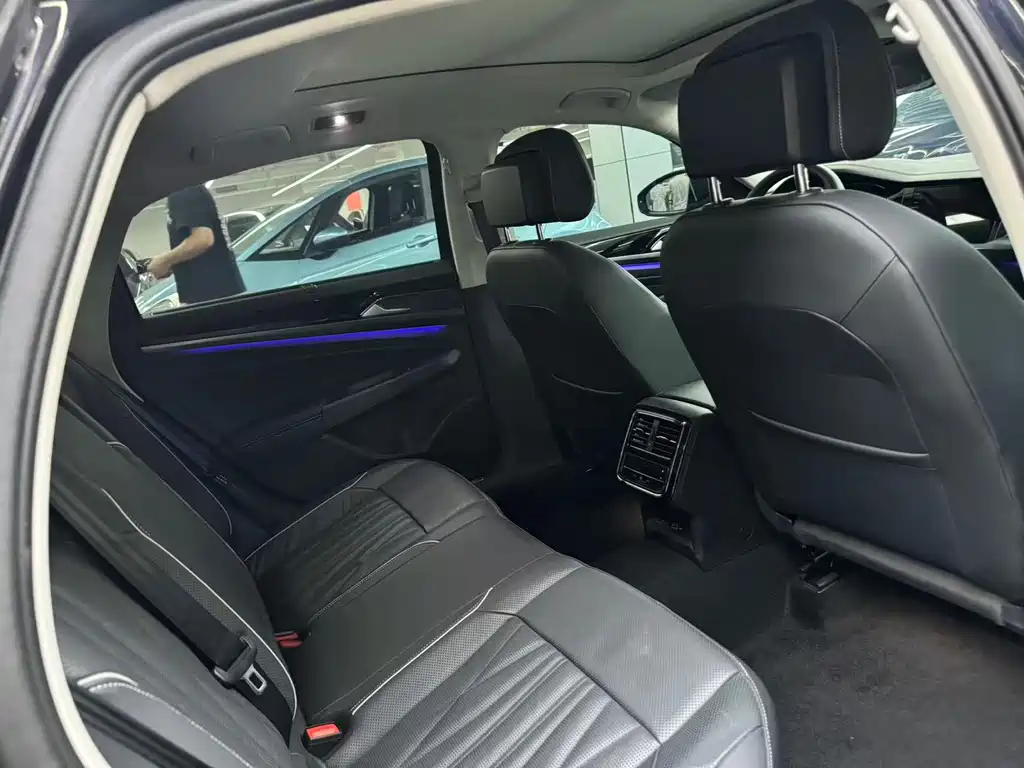 Volkswagen Passat 2023