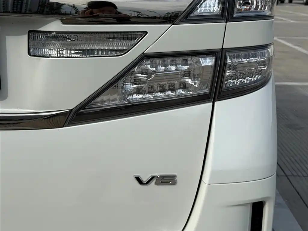 Toyota Alphard 2015 — фото 26