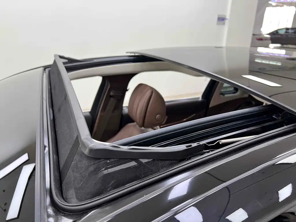 Mercedes-Benz E-Class 2023 — фото 26