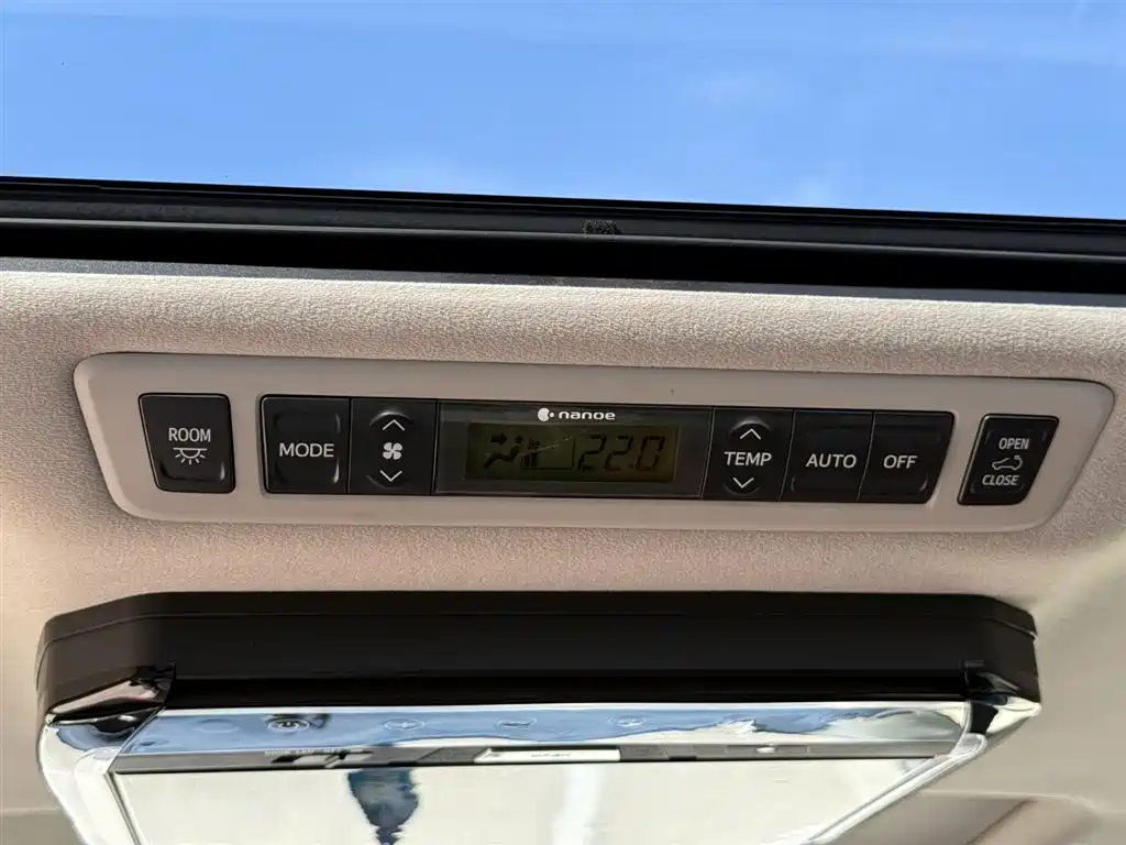 Toyota Alphard 2015 — фото 18