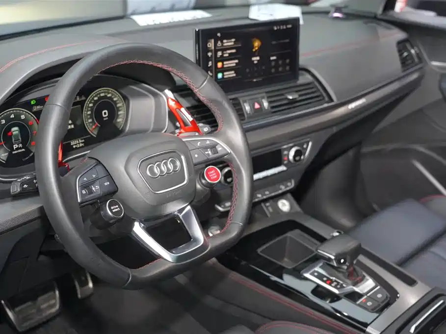 Audi Q5L 2022 — фото 14