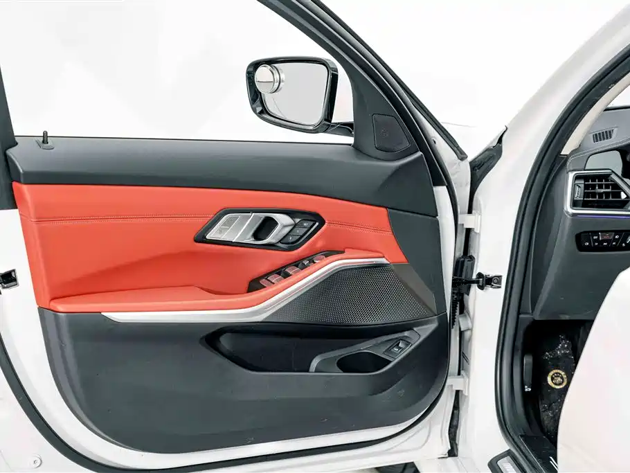 BMW 3 Series 2022 — фото 15