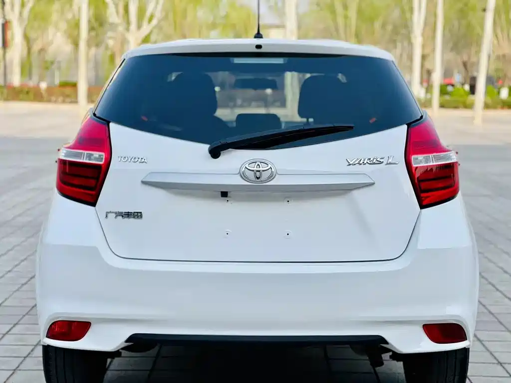 Toyota Yaris L 2018 — фото 8