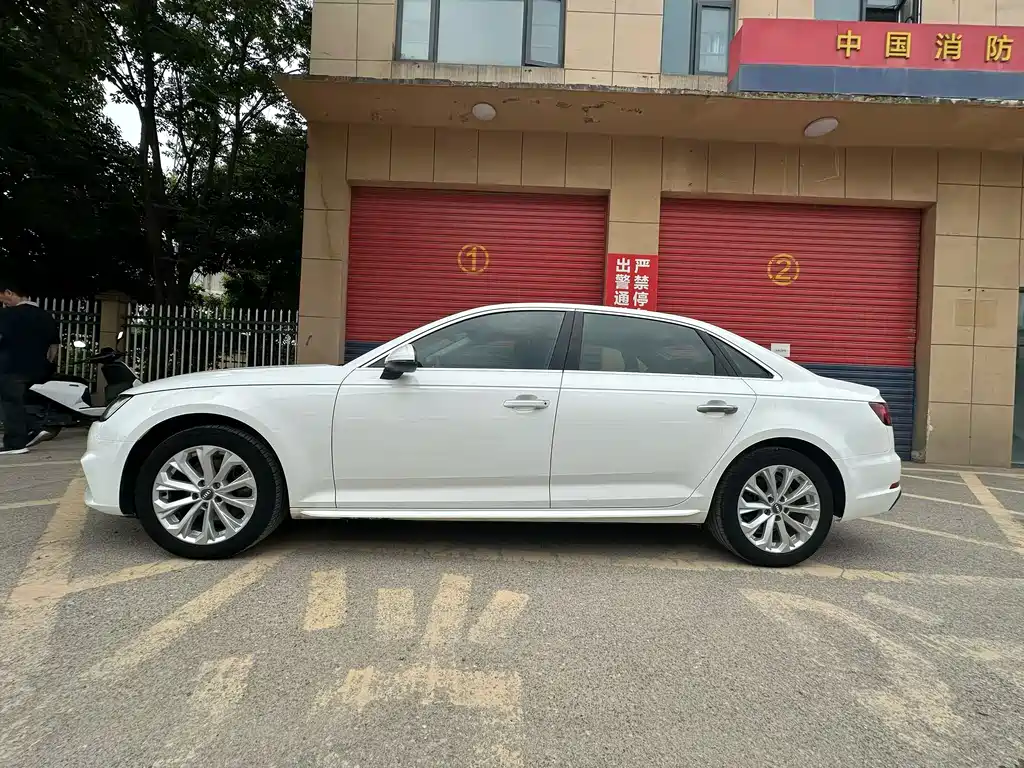 Audi A4L 2019