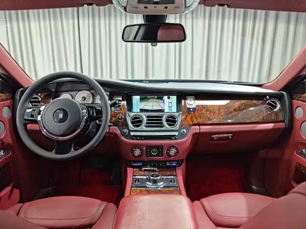 Rolls-Royce Ghost 2015