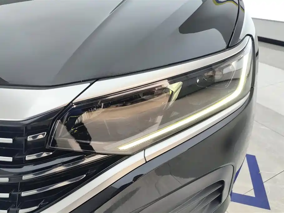 Volkswagen Passat 2025