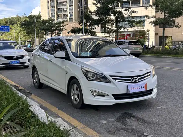 Hyundai Accent 2014