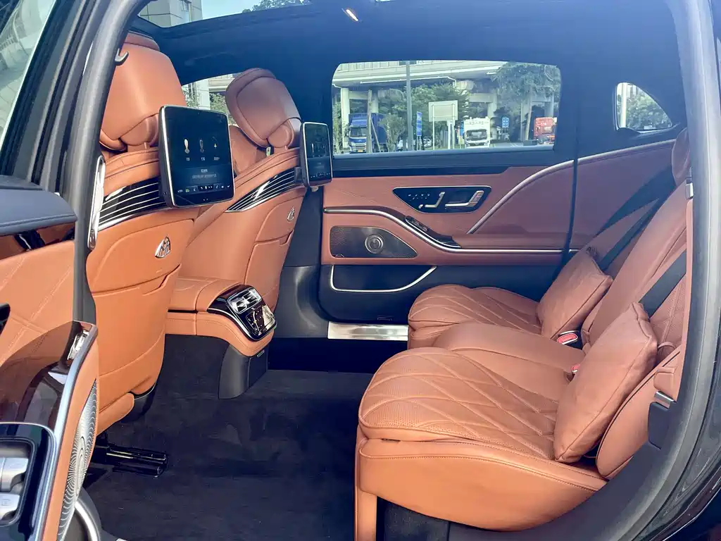 Mercedes-Benz Maybach S-Class 2021 — фото 13