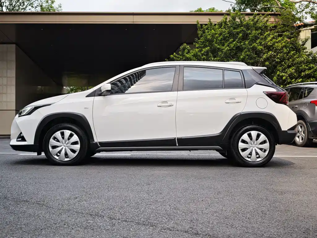 Toyota Yaris L 2020 — фото 19