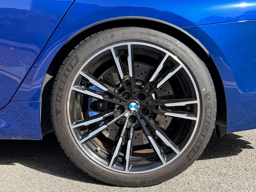 BMW M5 2018 — фото 18