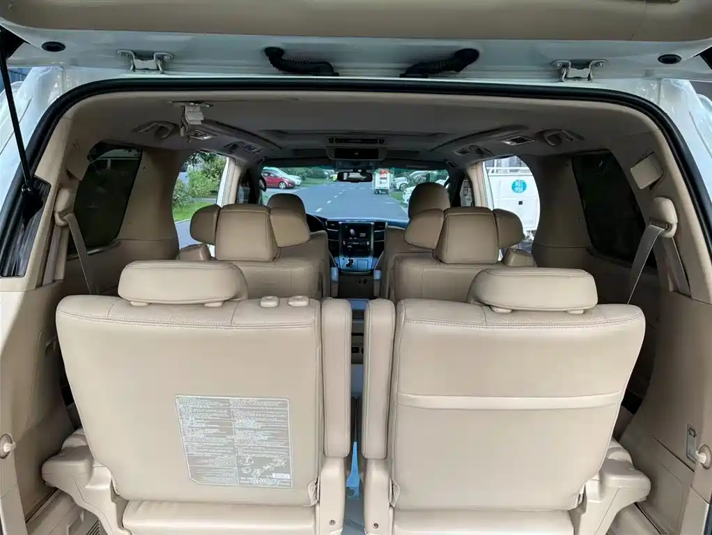 Toyota Alphard 2015 — фото 13