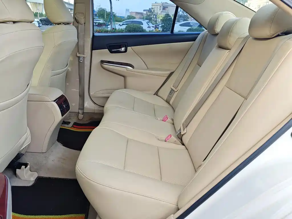 Toyota Camry 2013 — фото 11