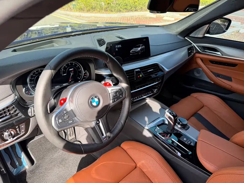 BMW M5 2018 — фото 4