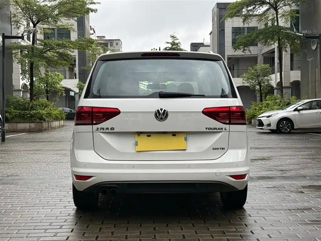 Volkswagen Touran 2018 — фото 8