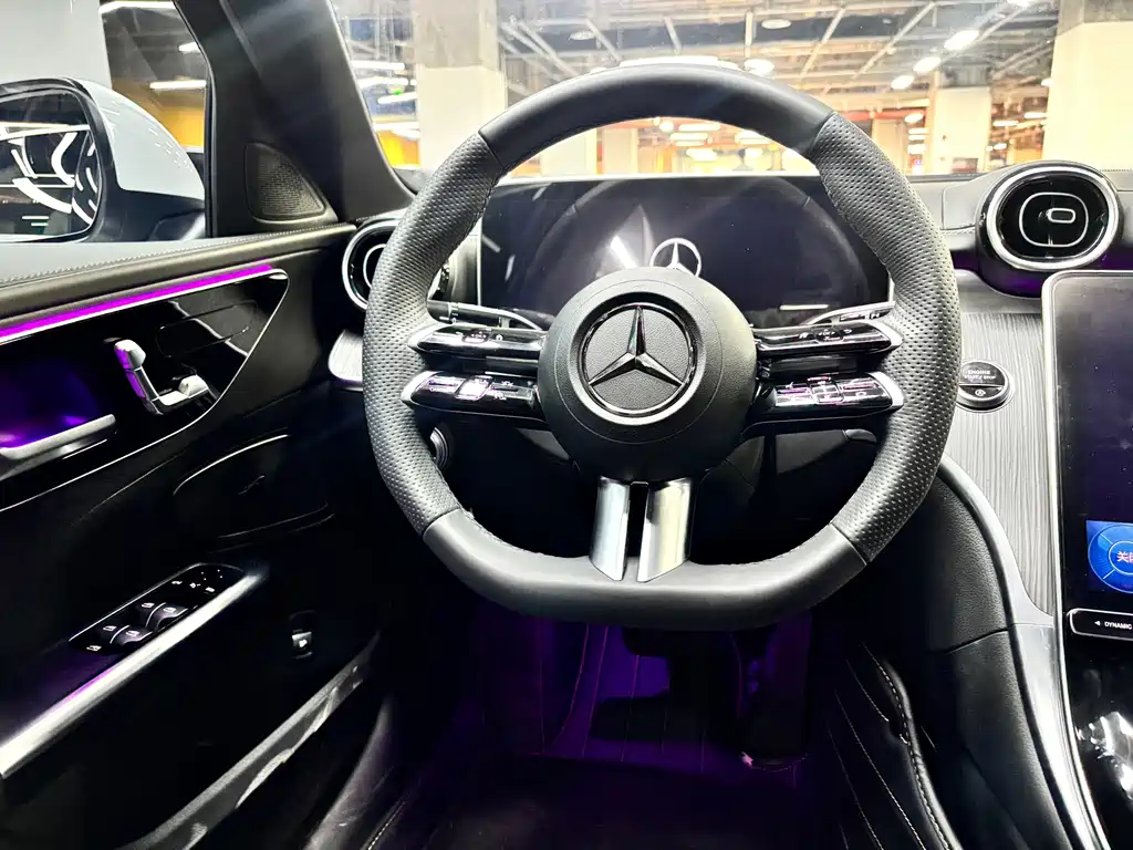Mercedes-Benz C-Class 2024 — фото 9
