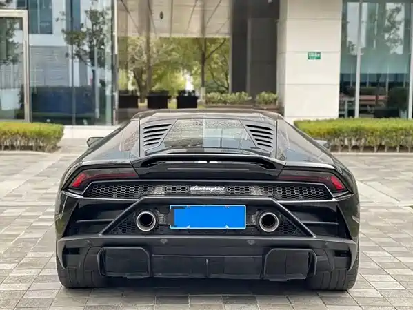 Lamborghini Huracan 2021