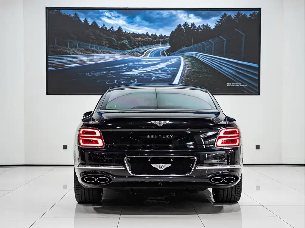 Bentley Flying Spur 2023 — фото 5