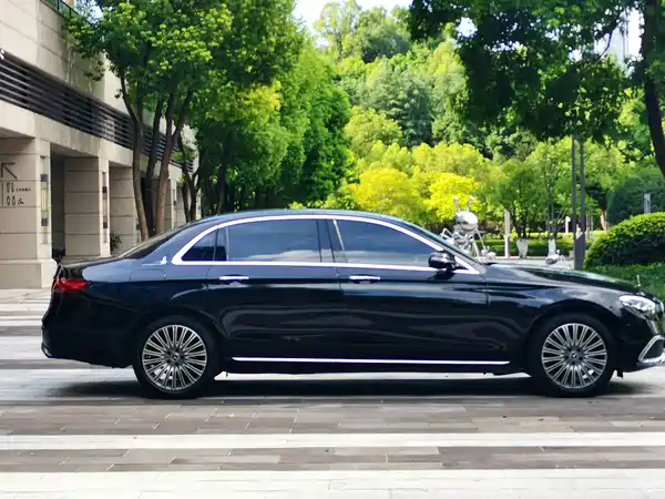 Mercedes-Benz E-Class 2023