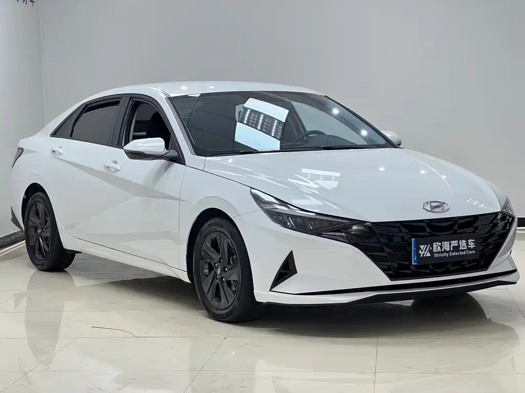Hyundai Elantra 2023 — фото 3