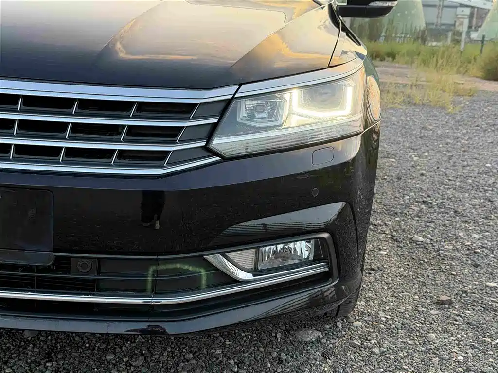 Volkswagen Passat 2017 — фото 13