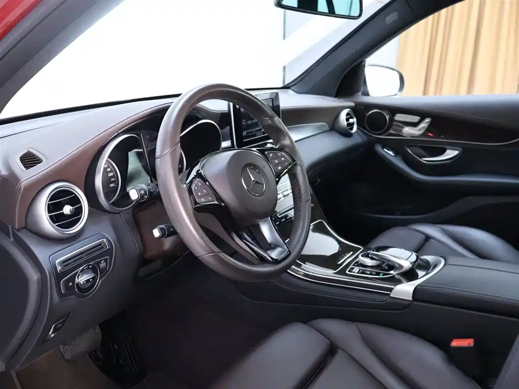 Mercedes-Benz GLC 2016 — фото 11