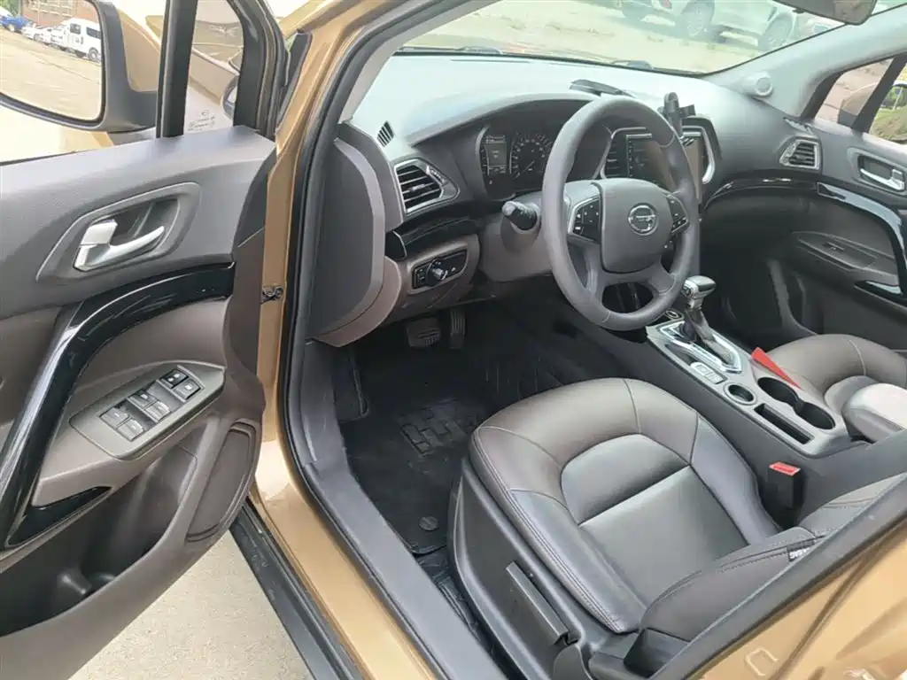GAC Motor Trumpchi GS4 2016 — фото 16