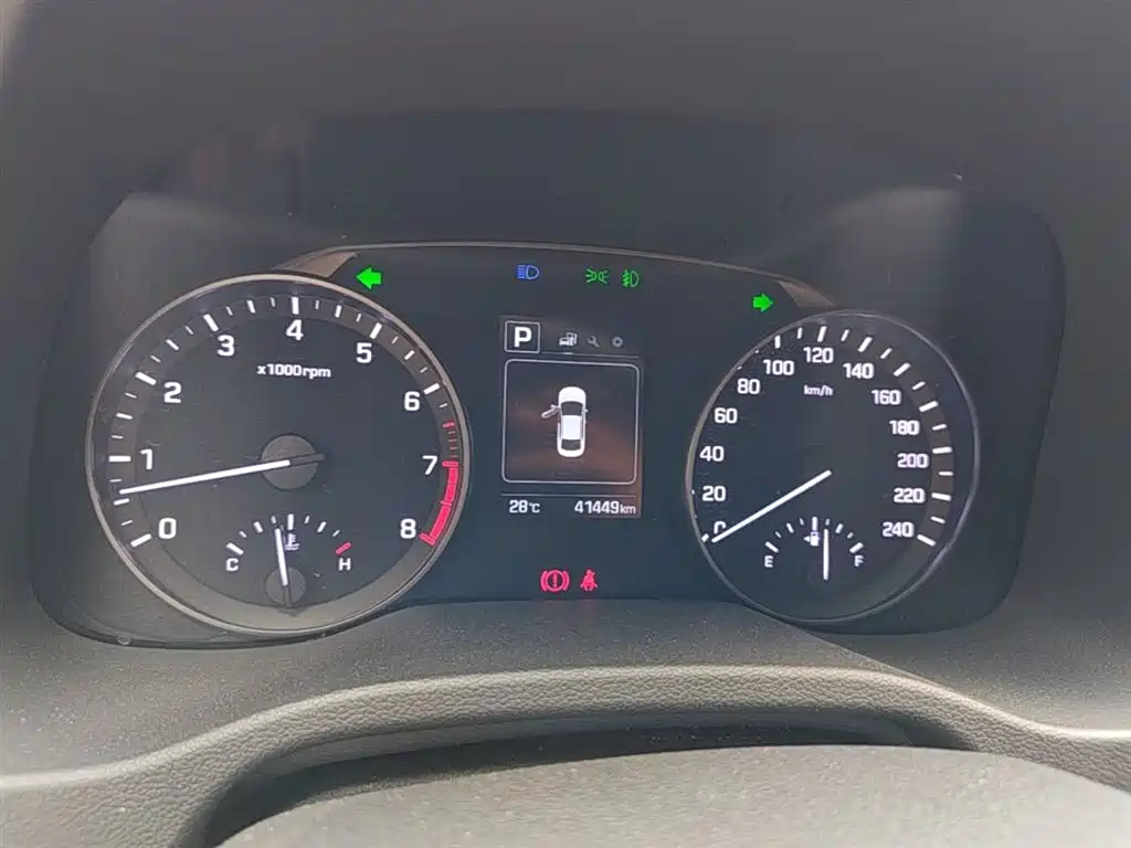 Hyundai Elantra 2019 — фото 12