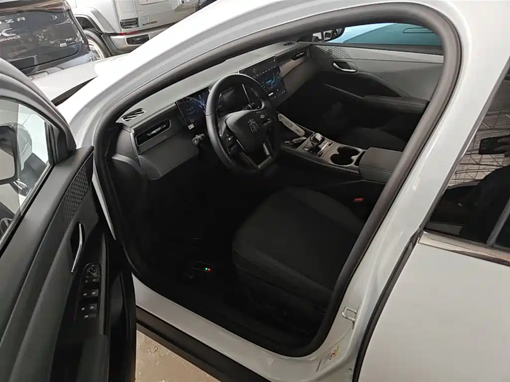BYD Qin PLUS 2025 — фото 15