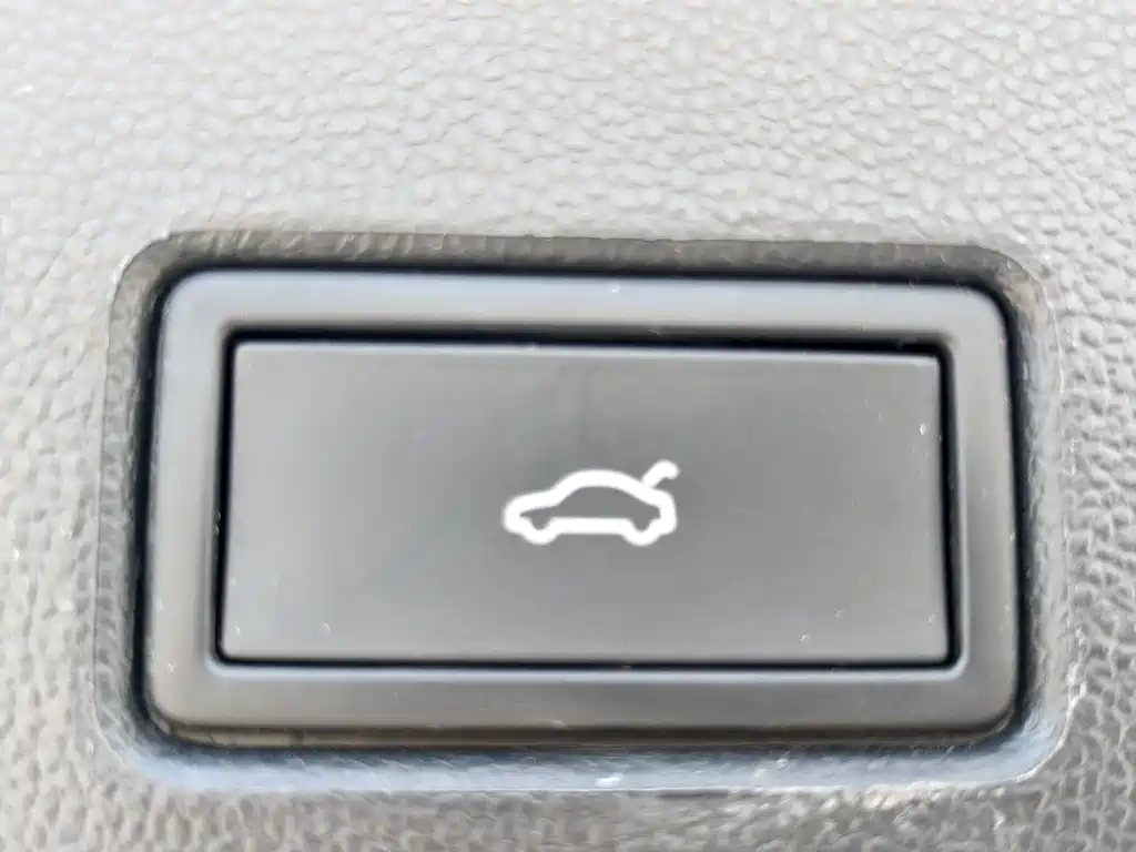 Volkswagen T-Roc 2023 — фото 18