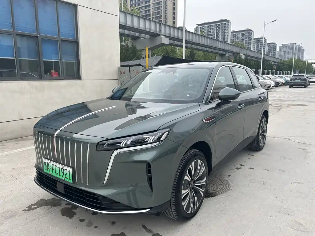 Hongqi HS6 PHEV 2025