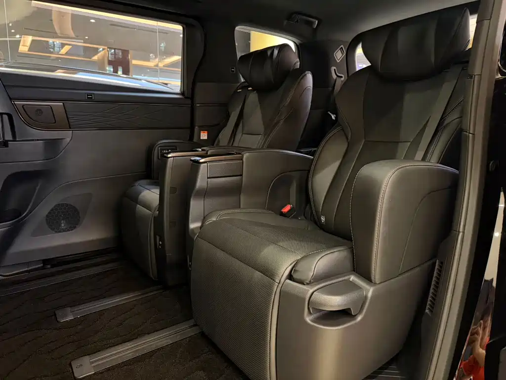 Toyota Alphard 2026 — фото 12