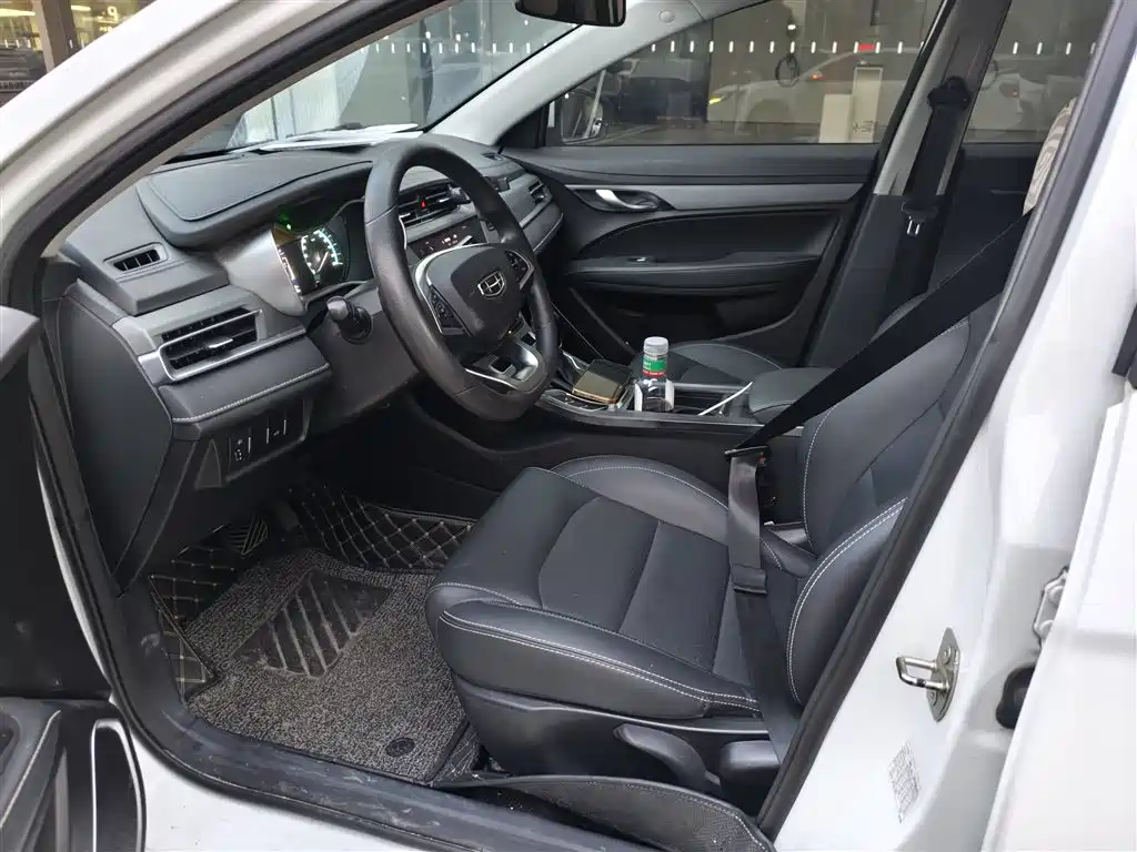 Geely Emgrand 2021