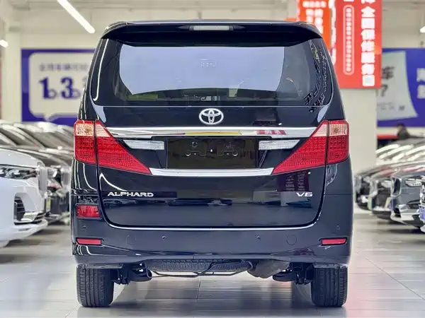 Toyota Alphard 2012