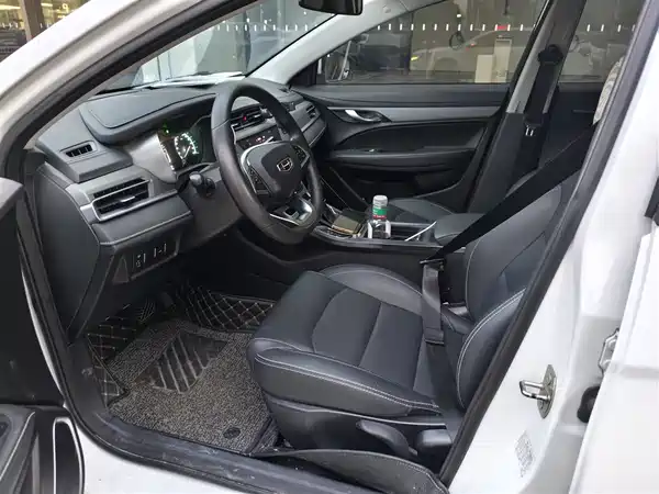 Geely Emgrand 2021