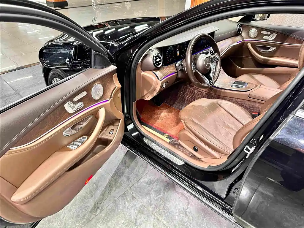 Mercedes-Benz E-Class 2022 — фото 8