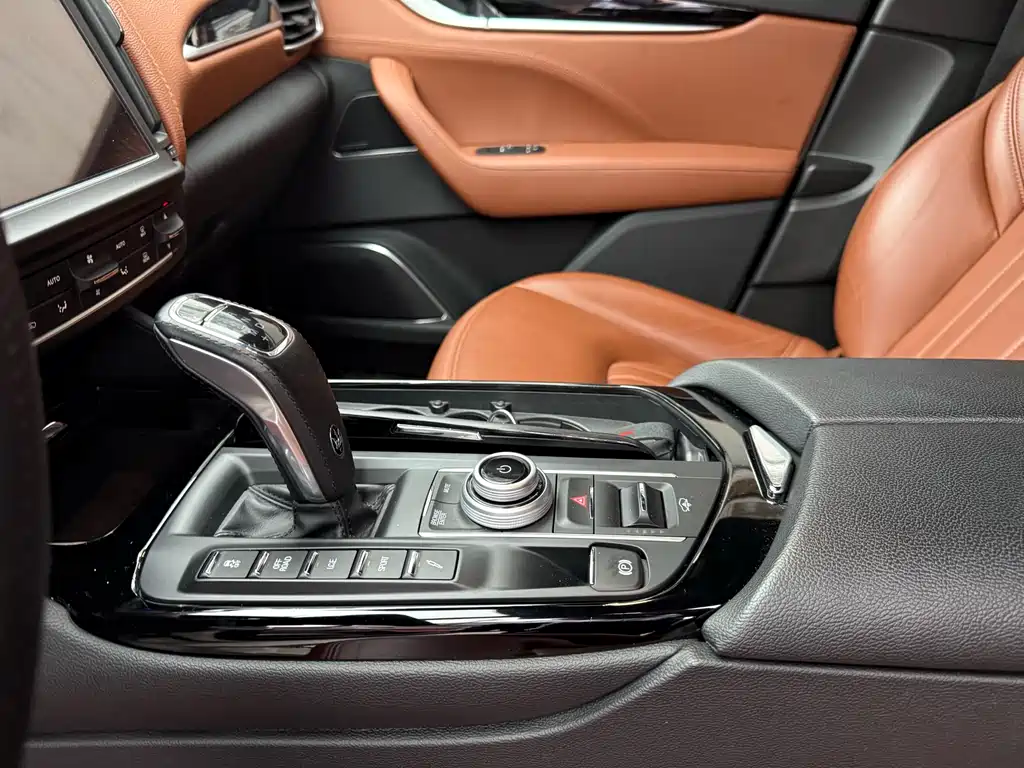 Maserati Levante 2021 — фото 16
