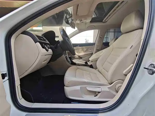 Volkswagen Passat 2011