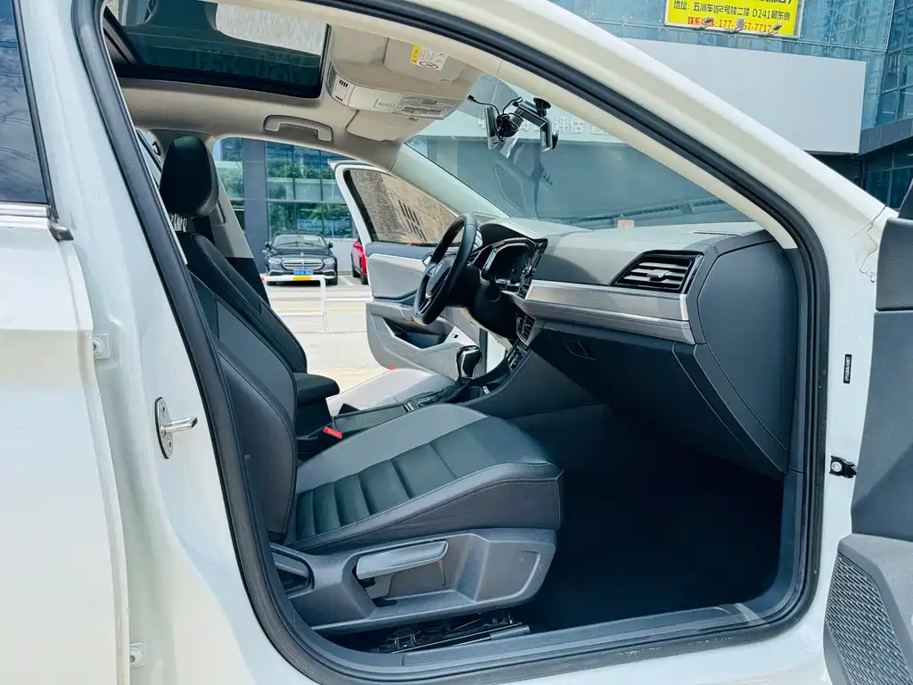 Volkswagen Sagitar 2020