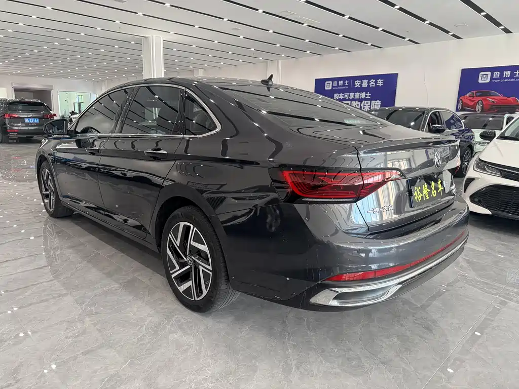 Volkswagen Sagitar 2022