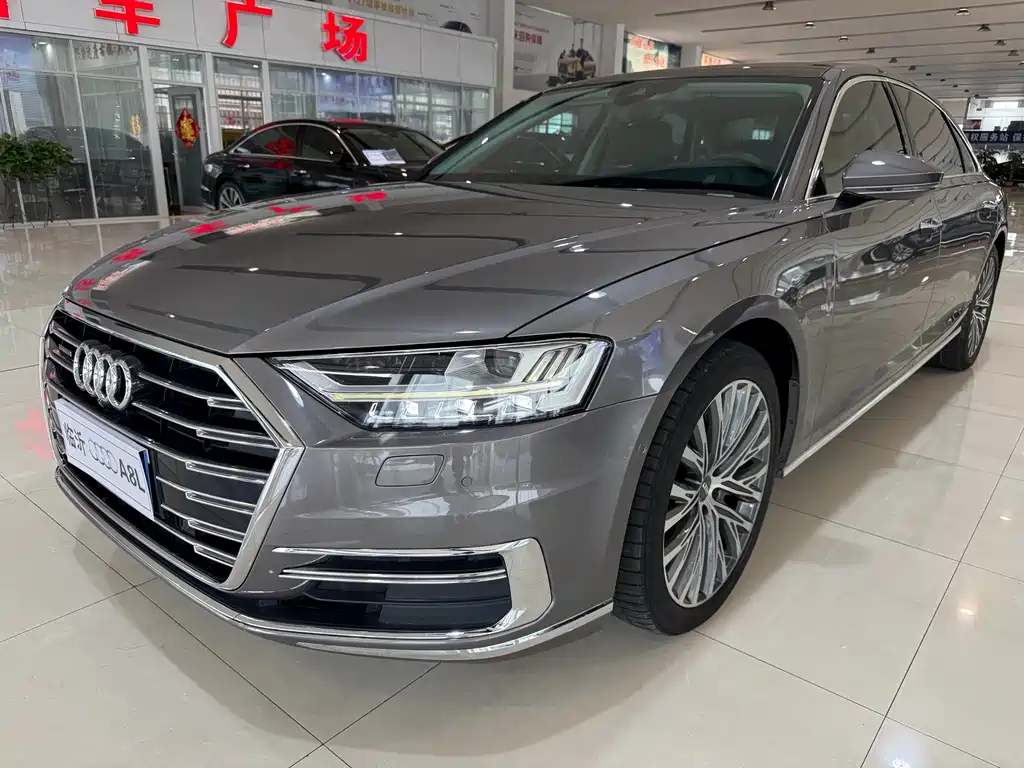 Audi A8 2018 — фото 1