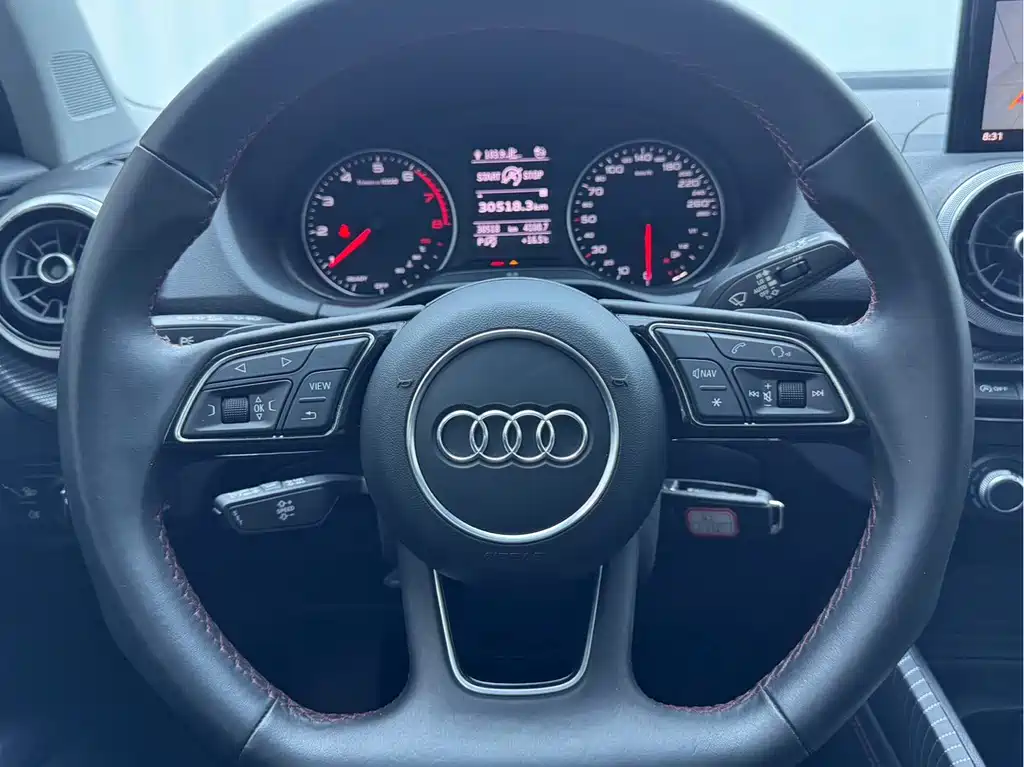 Audi Q2L 2022 — фото 13