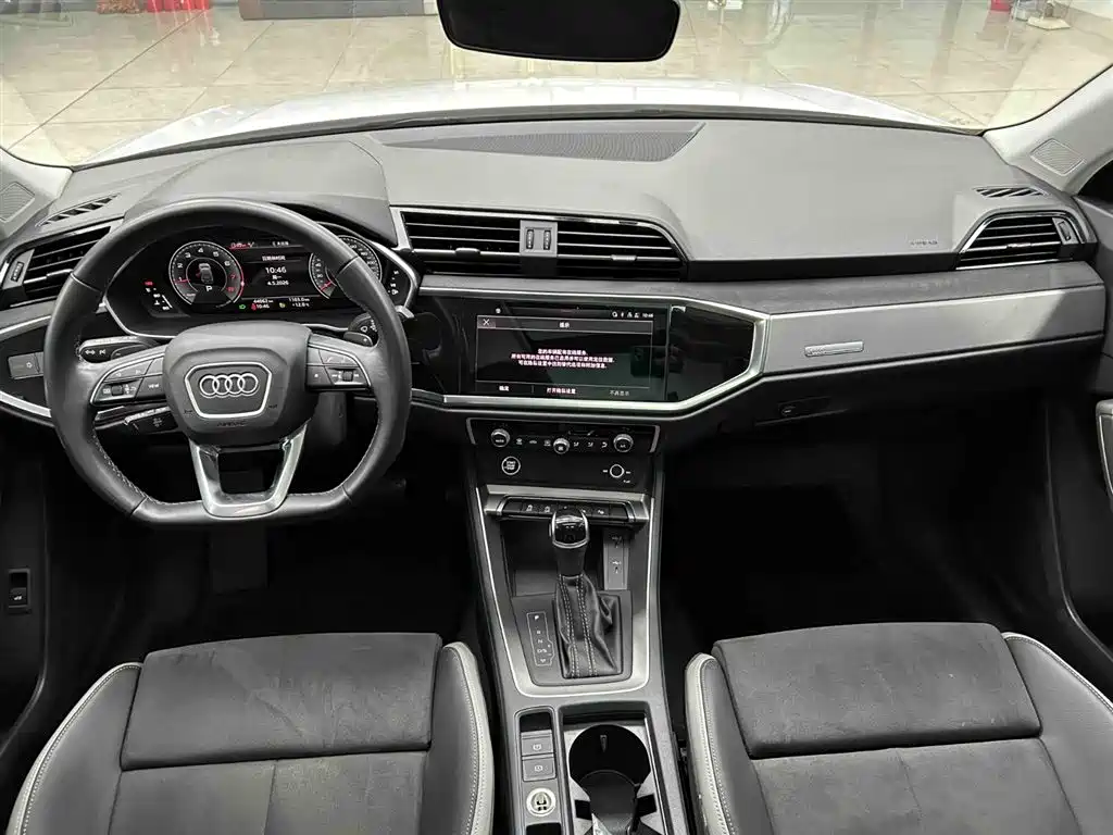 Audi Q3 2022 — фото 2