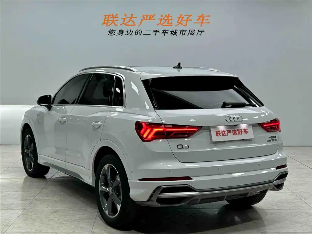 Audi Q3 2022 — фото 24