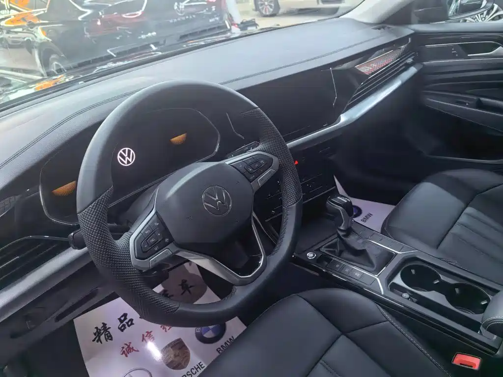 Volkswagen Passat 2023
