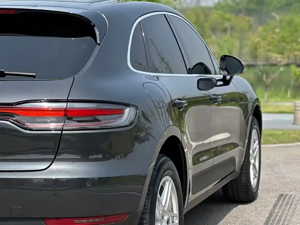 Porsche Macan 2021 — фото 11