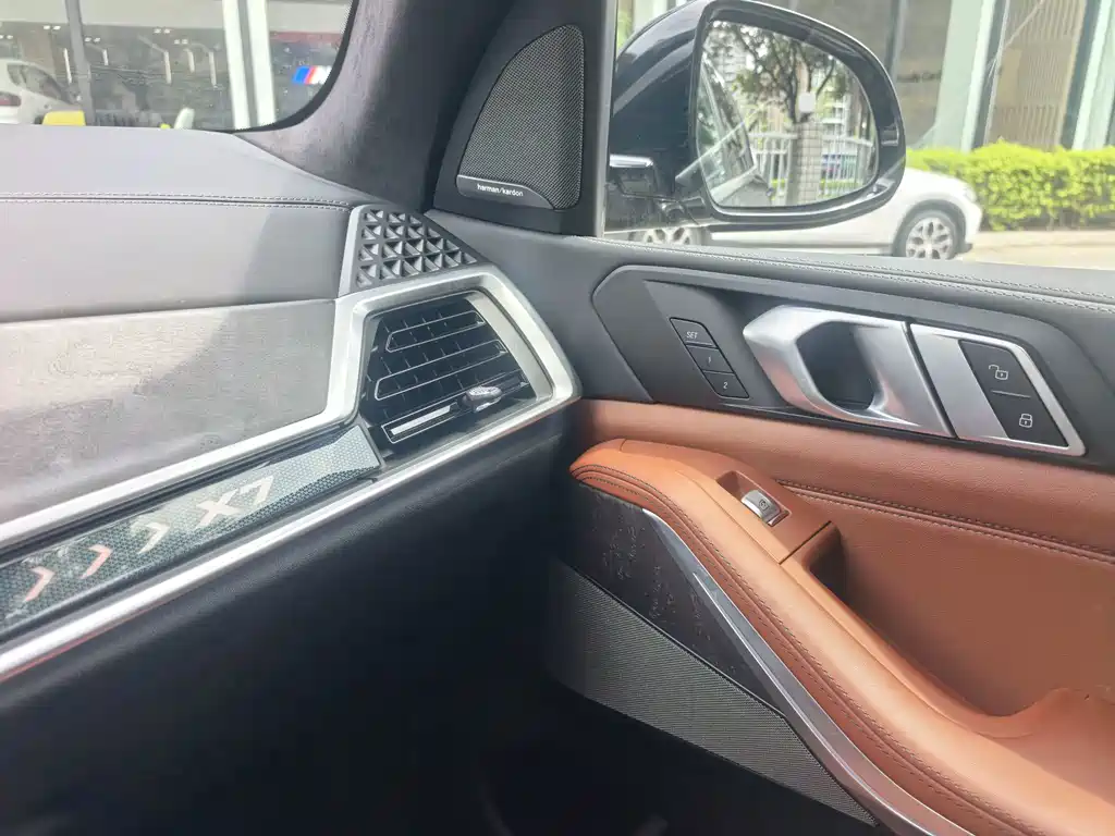 BMW X7 2025 — фото 11