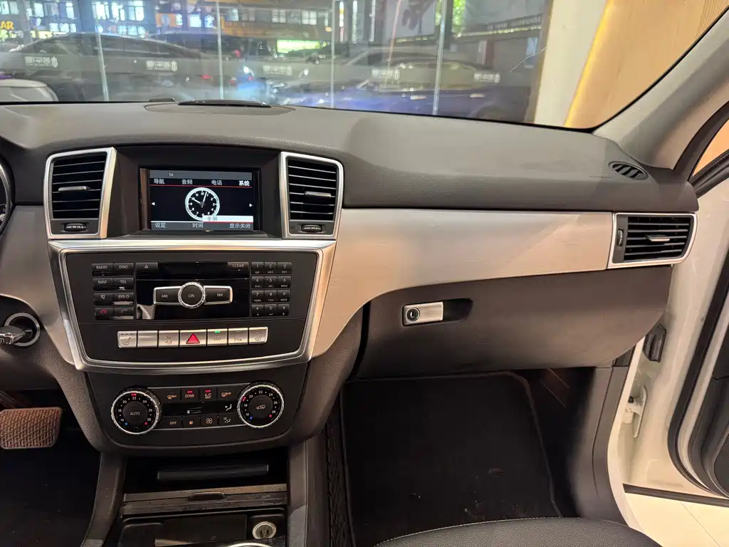 Mercedes-Benz M-Class 2015 — фото 10